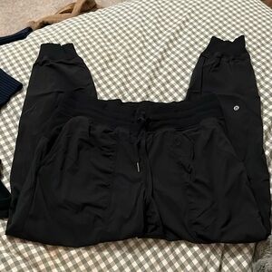 LULULEMON Black Midrise Dance Studio Joggers (Size: 12)